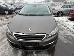 Grau Gebraucht 2016 Peugeot 308 Style Limousine | 5.000 € (Superpreis)