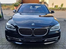 Blau Gebraucht 2015 BMW 750 Limousine | 28.000 € (Guter Preis)