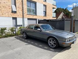Silber Gebraucht 2003 Jaguar XJ8 Limousine | 7.500 €