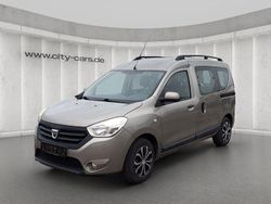 Grau Gebraucht 2014 Dacia Dokker Lauréate Van / Kleinbus | 7.790 € (Fairer Preis)