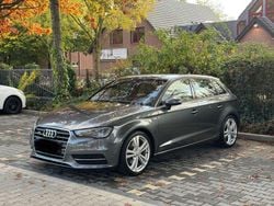 Grau Gebraucht 2014 Audi A3 Sportback S-Line Limousine | 12.490 € (Guter Preis)