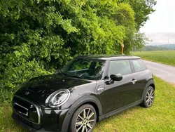 Schwarz Gebraucht 2021 Mini Cooper SE Collection Kleinwagen | 14.500 € (Fairer Preis)