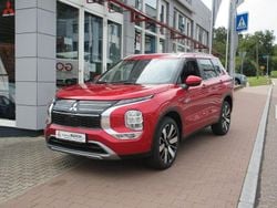 Rot Neu 2025 Mitsubishi Outlander P-HEV Edition SUV | 51.480 € (Fairer Preis)