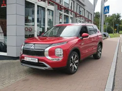 Rot Neu 2025 Mitsubishi Outlander P-HEV Edition SUV | 52.790 € (Fairer Preis)