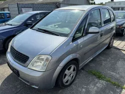 Himmelblau Gebraucht 2004 Opel Meriva Van / Kleinbus | 1.400 € (Fairer Preis)