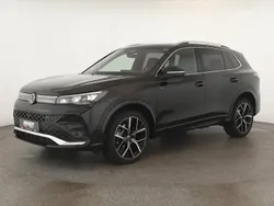 Schwarz Gebraucht 2024 VW Tiguan R-line SUV | 49.754 € (Superpreis)