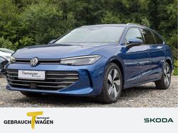 Blau Gebraucht 2024 VW Passat Business Kombi | 37.380 € (Guter Preis)