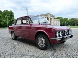 Rot Gebraucht 1974 Alfa Romeo Giulia Super Limousine | 16.888 €