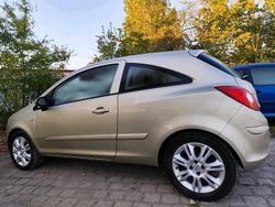 Gold Gebraucht 2007 Opel Corsa Kleinwagen | 1.600 €