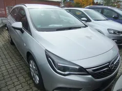 Silber Gebraucht 2018 Opel Astra Edition Kombi | 7.999 € (Guter Preis)