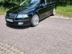 Schwarz Gebraucht 2005 Skoda Octavia Kombi | 1.999 € (Fairer Preis)
