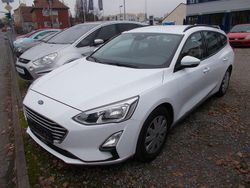 Weiß Gebraucht 2019 Ford Focus Trend Limousine | 9.890 € (Superpreis)