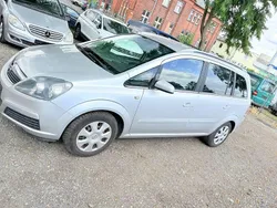 Silber Gebraucht 2005 Opel Zafira Edition Van / Kleinbus | 2.799 € (Guter Preis)
