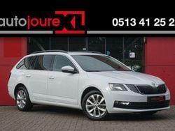 Weiß Gebraucht 2019 Skoda Octavia Business Line Kombi | 8.700 € (Guter Preis)