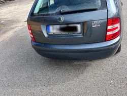 Grau Gebraucht 2005 Skoda Octavia Limousine | 1.400 €