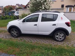 Weiß Gebraucht 2014 Dacia Sandero Stepway Kleinwagen | 6.600 € (Fairer Preis)