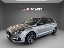 Silber Gebraucht 2023 Hyundai i30 Trend Limousine | 15.900 € (Fairer Preis)