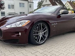 Burgundyrotmetallic Gebraucht 2010 Maserati GranCabrio Cabrio | 69.972 € (Etwas zu teuer)