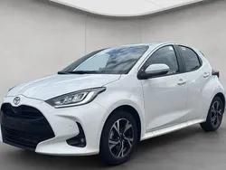 Weiß Neu 2025 Toyota Yaris Hybrid Limousine | 24.290 € (Fairer Preis)