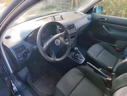 Schwarz Gebraucht 2001 VW Golf IV Edition Kleinwagen | 1.200 € (Fairer Preis)