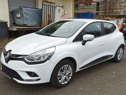 Weiß Gebraucht 2017 Renault Clio IV Limousine | 5.900 € (Guter Preis)