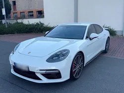 Weiß Gebraucht 2019 Porsche Panamera Turbo Limousine | 65.000 €