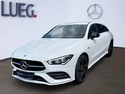 Weiß Gebraucht 2021 Mercedes CLA250e Shooting Brake AMG Kombi | 28.980 € (Fairer Preis)
