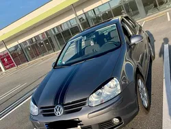 Grau Gebraucht 2005 VW Golf V Kleinwagen | 2.200 € (Guter Preis)