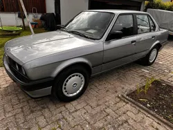 Grau Gebraucht 1988 BMW 318 Limousine | 9.100 €
