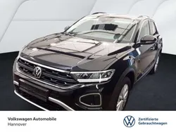 Deep black perleffekt Gebraucht 2024 VW T-Roc Life SUV | 21.890 € (Guter Preis)