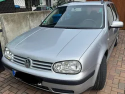 Grau Gebraucht 2006 VW Golf V Basis Kombi | 1.800 € (Fairer Preis)