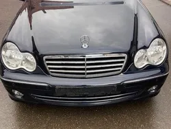 Schwarz Gebraucht 2004 Mercedes 220 Limousine | 5.500 € (Superpreis)