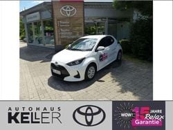 Weiß Gebraucht 2025 Toyota Yaris Hybrid Business Edition Limousine | 24.750 € (Fairer Preis)