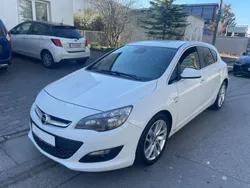 Weiß Gebraucht 2013 Opel Astra Active Limousine | 6.900 € (Fairer Preis)