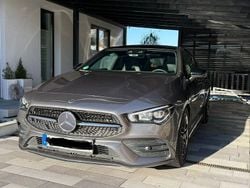 Grau Gebraucht 2021 Mercedes CLA200 Shooting Brake AMG line Kombi | 21.800 € (Guter Preis)