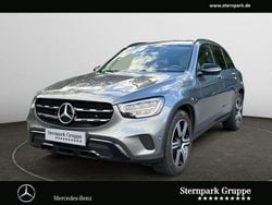 Grau Gebraucht 2021 Mercedes GLC200 Night SUV | 35.980 € (Superpreis)