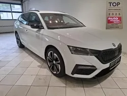 Weiß Gebraucht 2024 Skoda Octavia RS Kombi | 33.999 € (Fairer Preis)