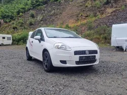 Weiß Gebraucht 2009 Fiat Punto Kleinwagen | 2.250 € (Fairer Preis)