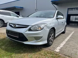 Silber Gebraucht 2012 Hyundai i30 Classic Limousine | 1.999 € (Guter Preis)