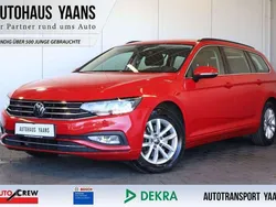 Rot Gebraucht 2022 VW Passat Business Kombi | 18.289 € (Superpreis)