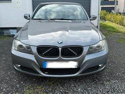 Grau Gebraucht 2009 BMW 318 Limousine | 6.250 € (Etwas zu teuer)