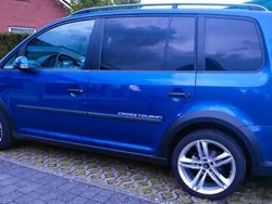 Blau Gebraucht 2007 VW Touran Cross Van / Kleinbus | 5.800 € (Teuer)