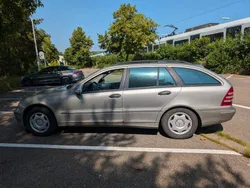 Grau Gebraucht 2005 Mercedes C220 Classic Kombi | 2.400 € (Guter Preis)