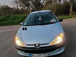 Blau Gebraucht 2005 Peugeot 206 Kleinwagen | 1.700 €