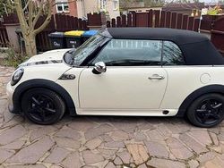 Weiß Gebraucht 2014 Mini Cooper Cabriolet Cabrio | 9.900 €