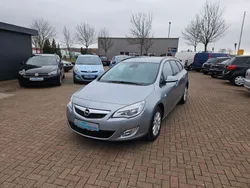 Silber Gebraucht 2011 Opel Astra Design Edition Kombi | 6.999 € (Etwas zu teuer)