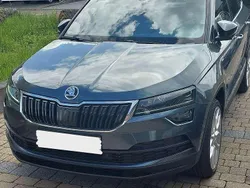 Grau Gebraucht 2021 Skoda Karoq Drive SUV | 24.600 € (Fairer Preis)