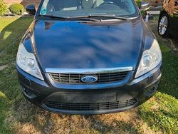 Grau Gebraucht 2010 Ford Focus Titanium Kombi | 1.300 € (Guter Preis)