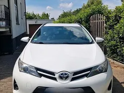 Weiß Gebraucht 2013 Toyota Auris Kombi | 6.200 € (Fairer Preis)