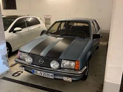 Blau Gebraucht 1982 Opel Rekord S Limousine | 8.000 €